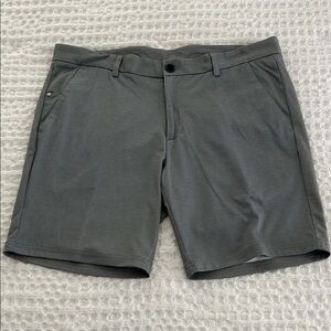 Robert Barakett lomita shorts size 36. Gray